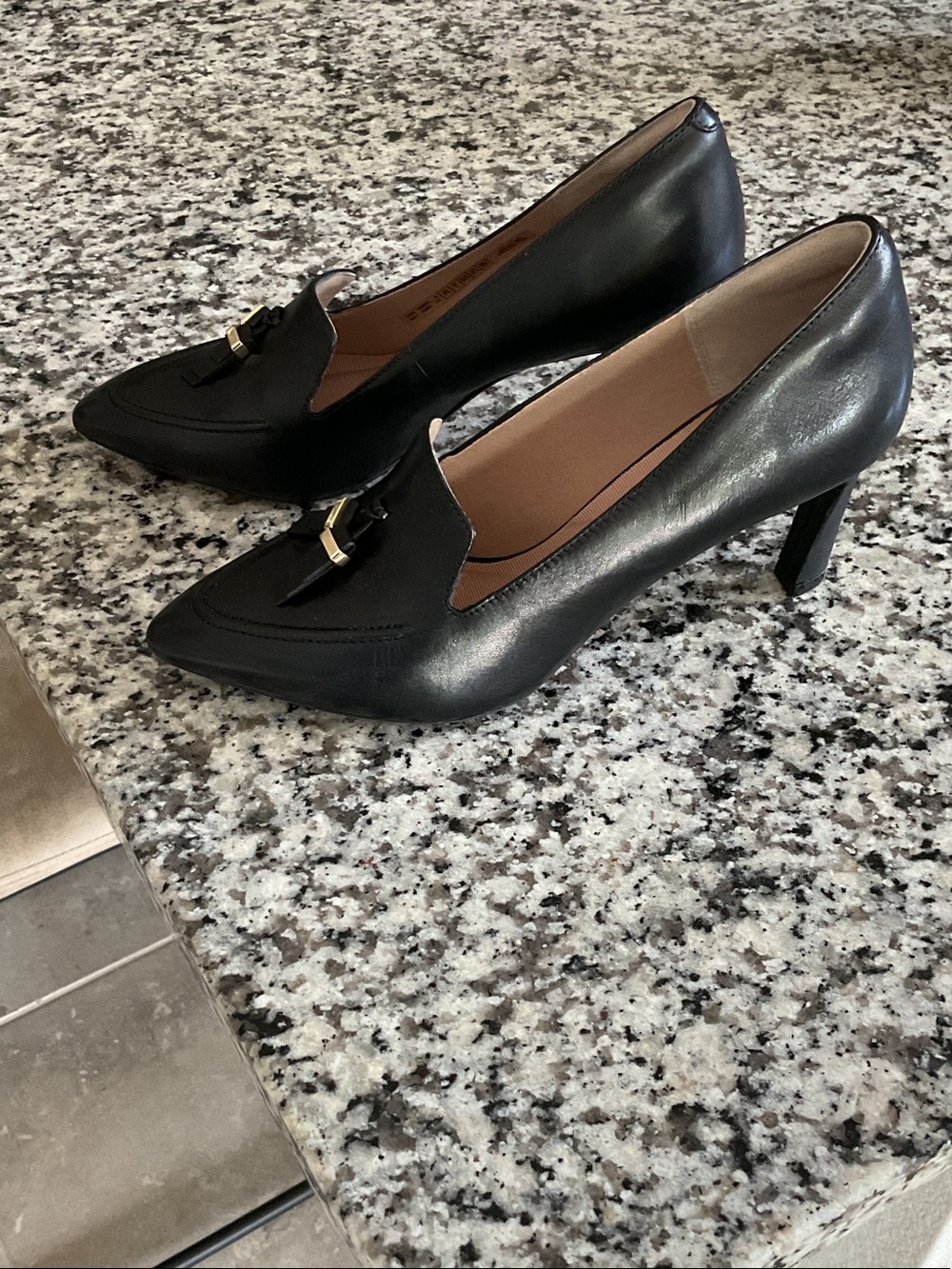 Rockport Black Leather Pointed Toe Pumps with Gold Accent